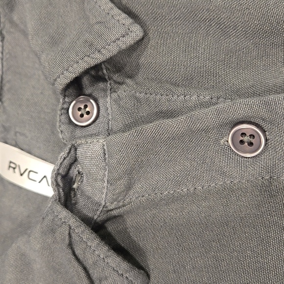 RVCA WOMEN'S SOLSTICE BUTTON - UP COVERUP. GREY. SIZE SMALL. - Picture 8 of 14